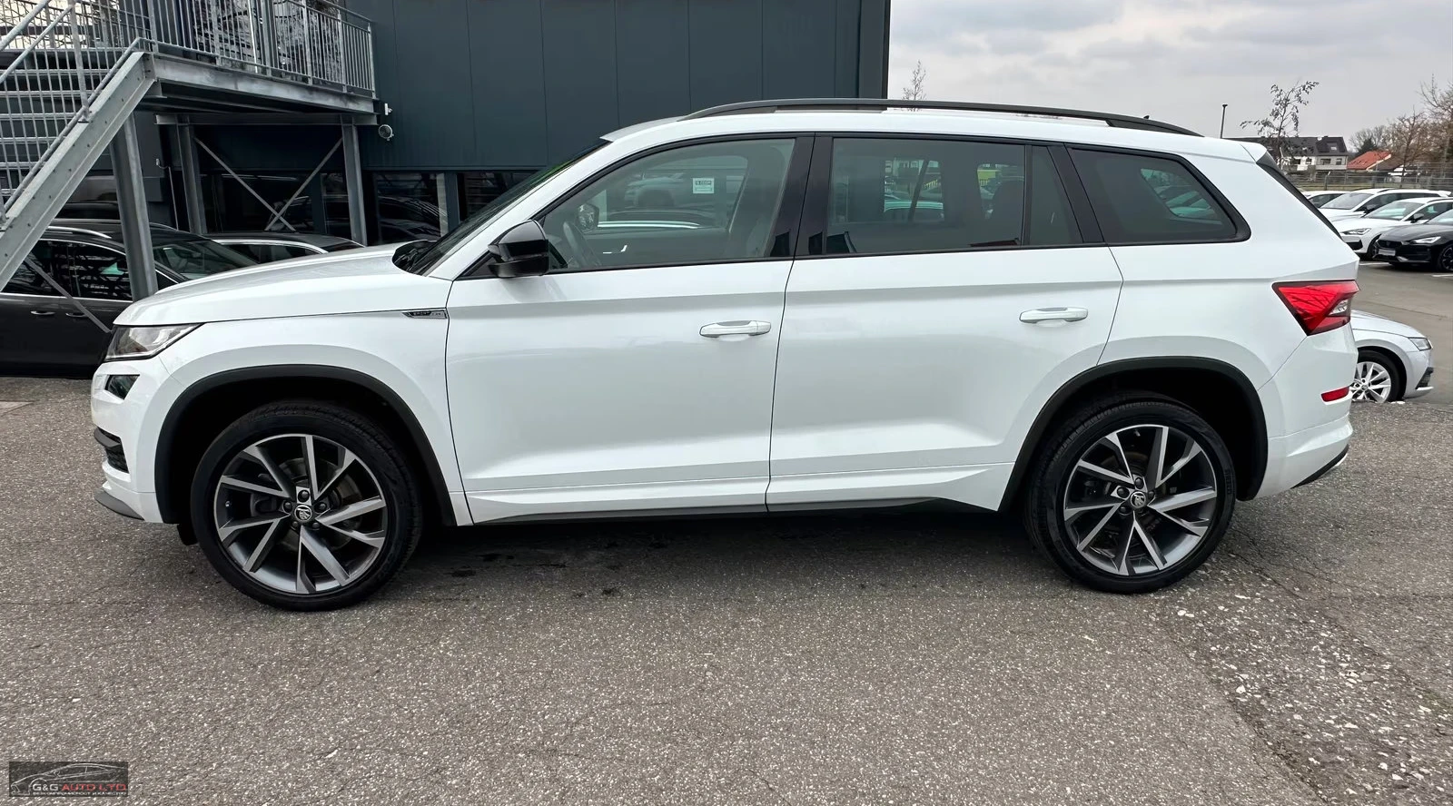 Skoda Kodiaq 2.0TDI/SPORTLINE/200HP/AHK/LED/PDC/360/MEMO/525f - изображение 2