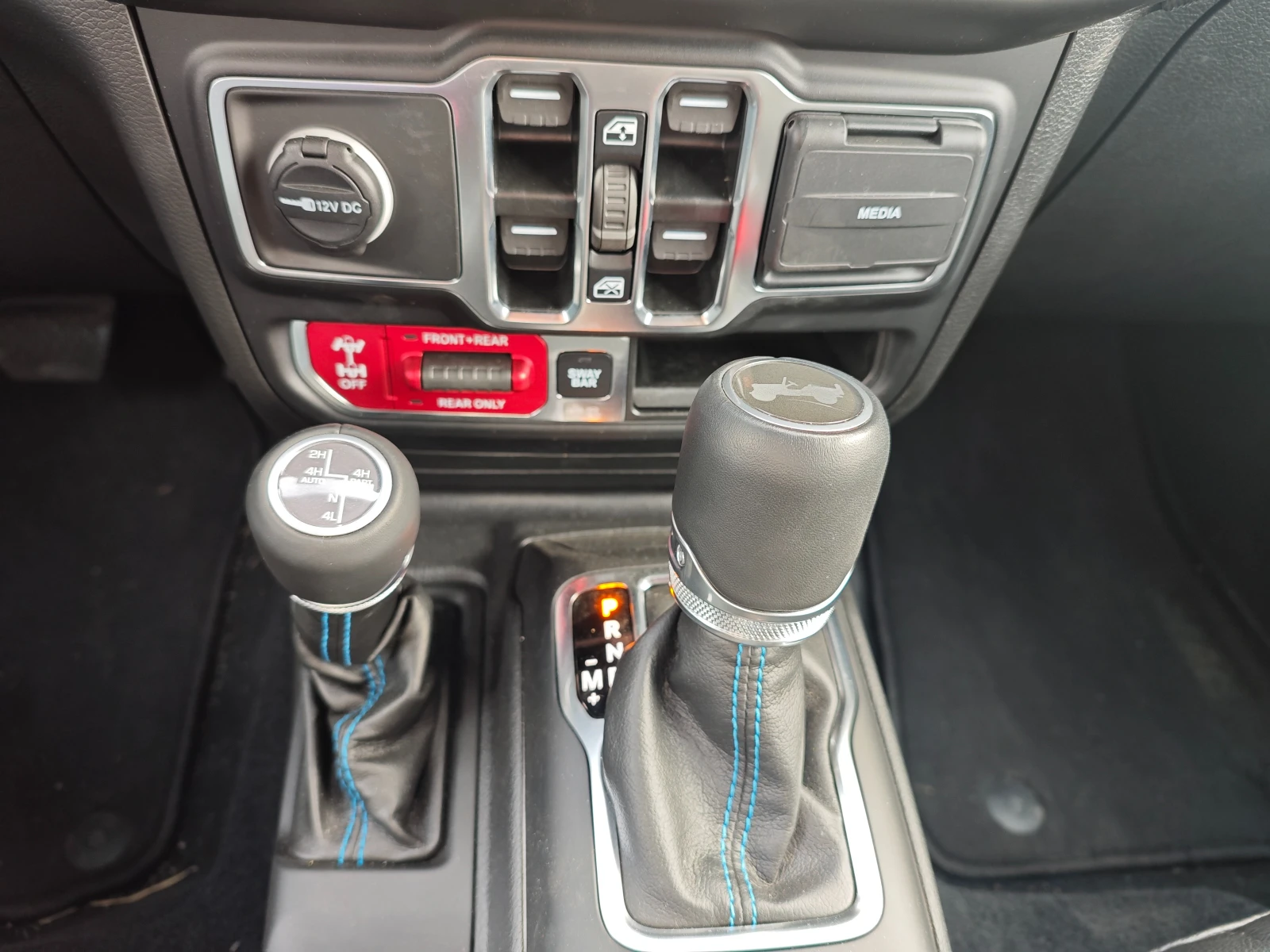 Jeep Wrangler Rubicon PHEV AWD Full 5000km | Mobile.bg   11