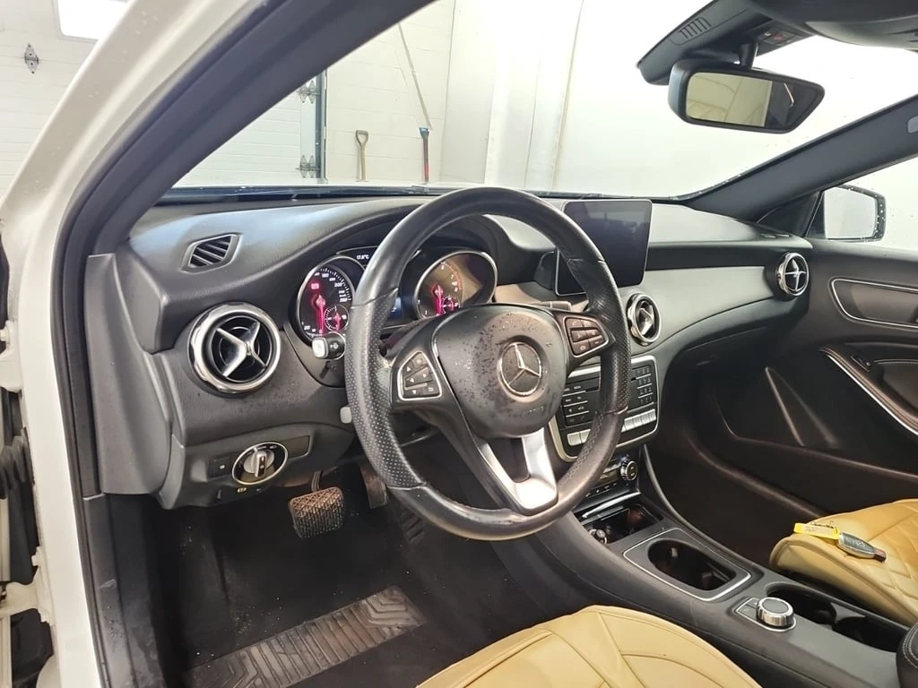 Mercedes-Benz GLA * 250 * CARFAX * БЕЗ ПЪРВОНАЧАЛНА ВНОСКА - изображение 9