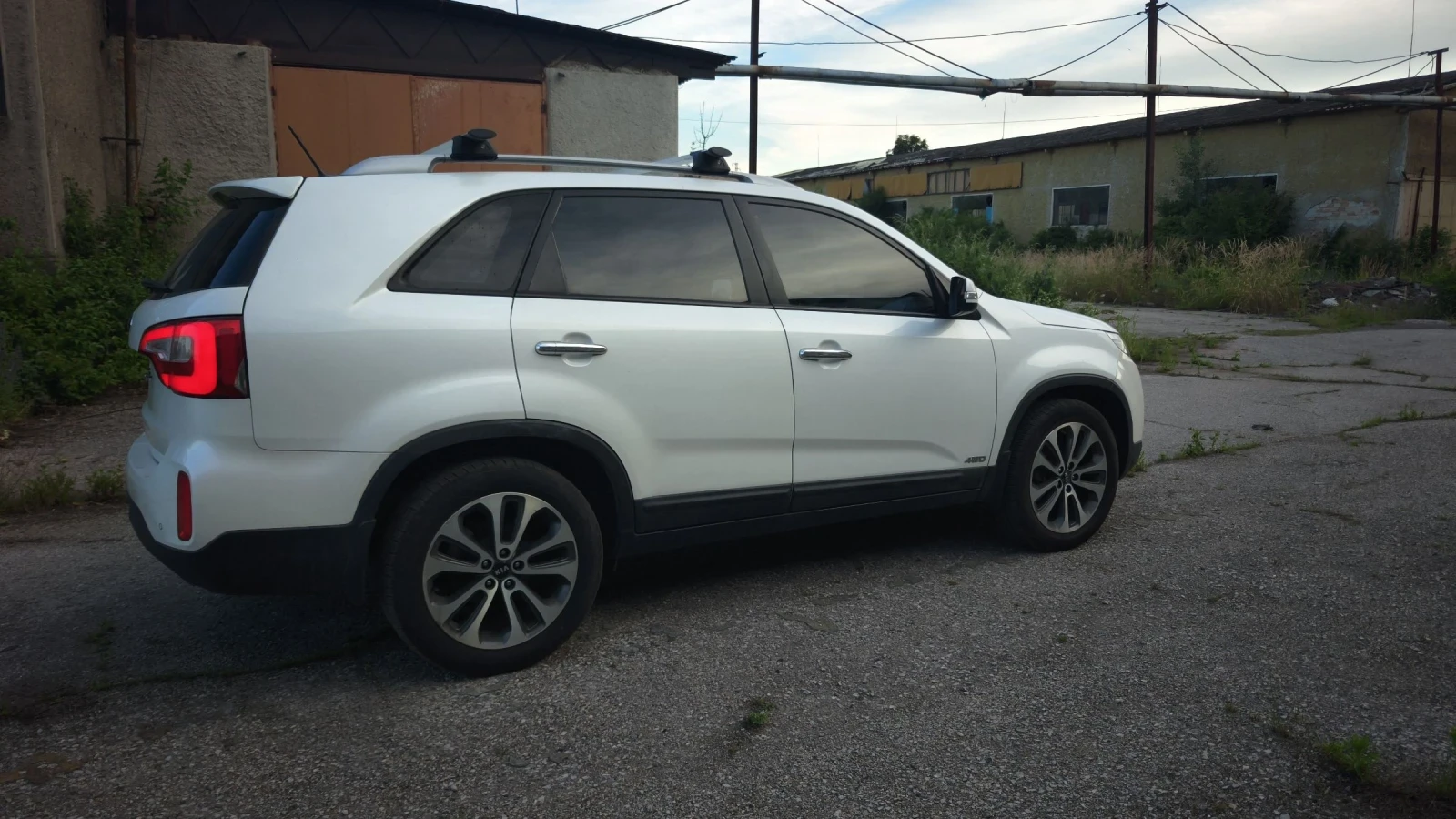 Kia Sorento 2.0D 4x4 НОВ ВНОС, ЛИЗИНГ , снимка 4 - Автомобили и джипове - 54853412