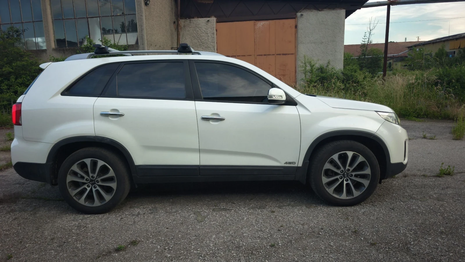 Kia Sorento 2.0D 4x4 НОВ ВНОС, ЛИЗИНГ , снимка 3 - Автомобили и джипове - 54853412