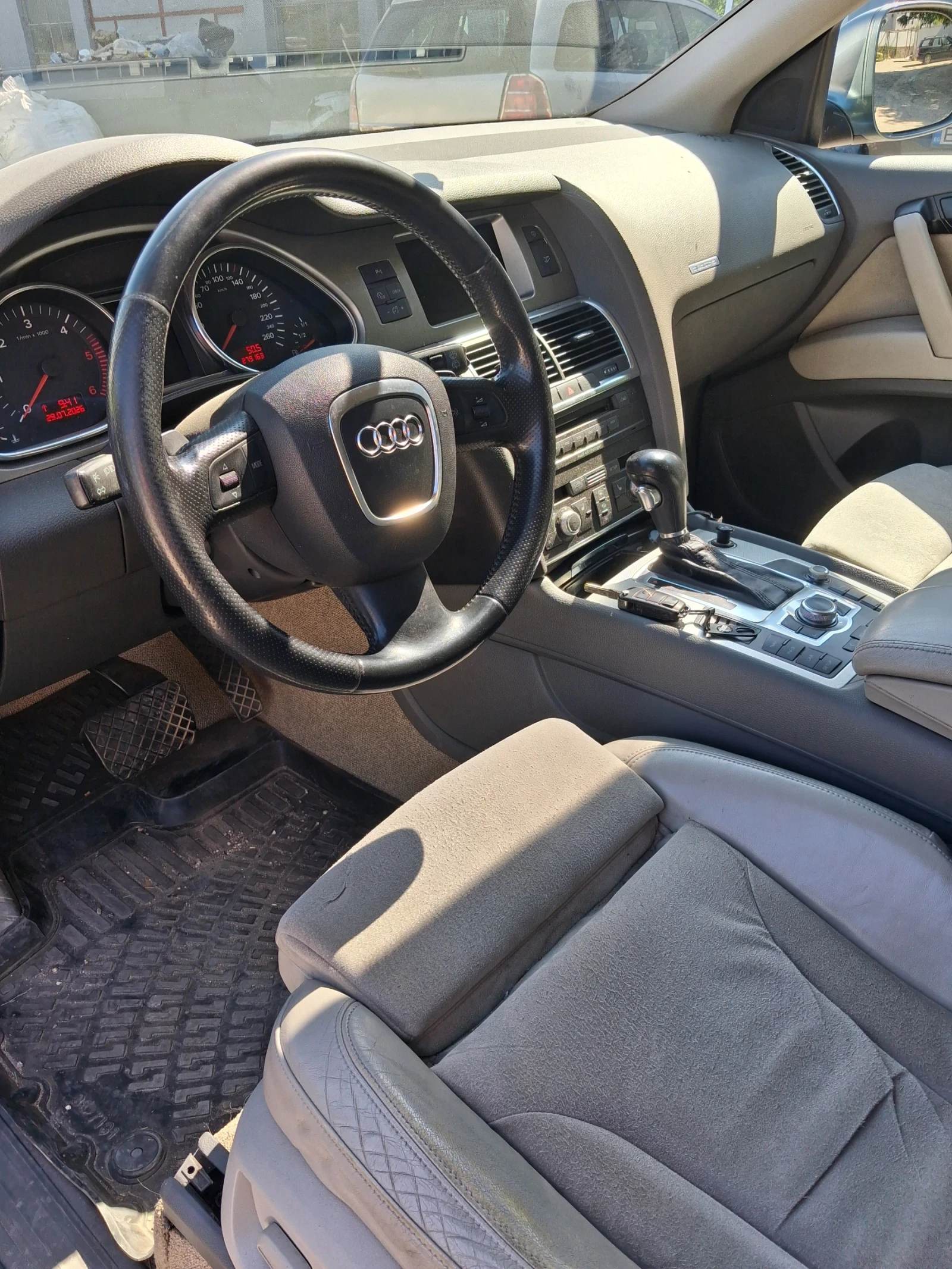 Audi Q7, снимка 4 - Автомобили и джипове - 55456189
