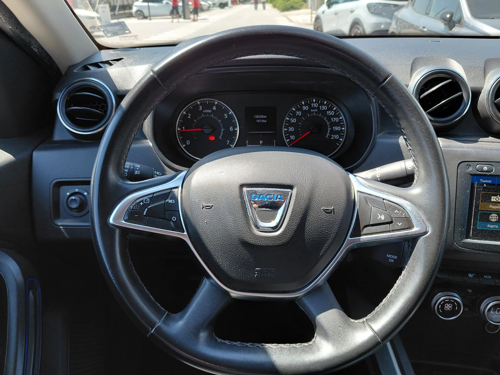 Dacia Duster TCe/100к.с Blue Line/Газ/Бензин, снимка 9 - Автомобили и джипове - 55691733