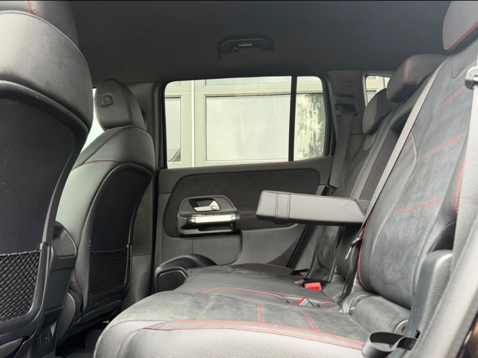 Mercedes-Benz GLB 200 AMG, снимка 12 - Автомобили и джипове - 56011618