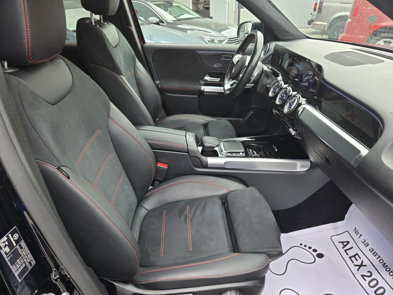 Mercedes-Benz GLB 200 AMG, снимка 8 - Автомобили и джипове - 56011618