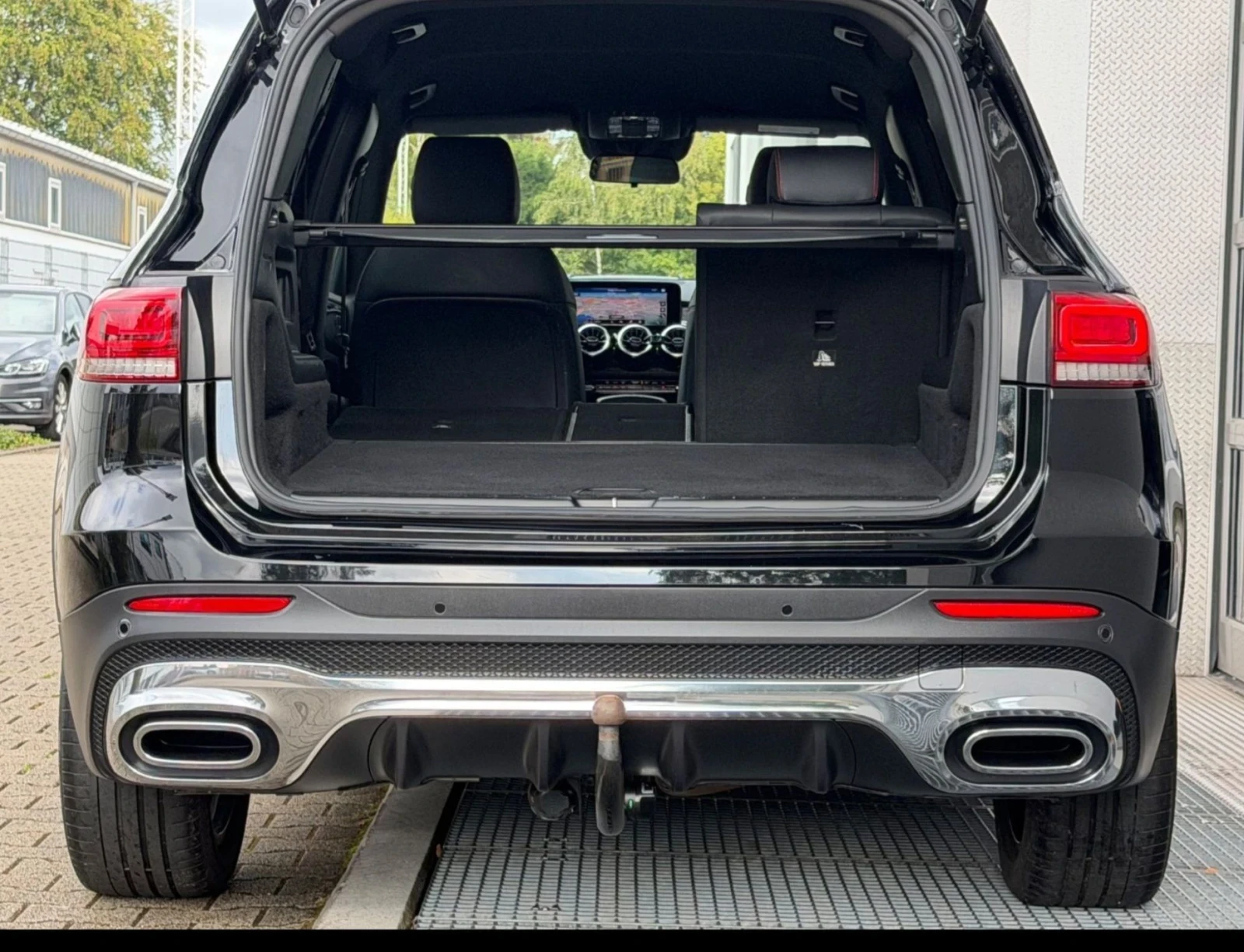 Mercedes-Benz GLB 200 AMG, снимка 15 - Автомобили и джипове - 56011618