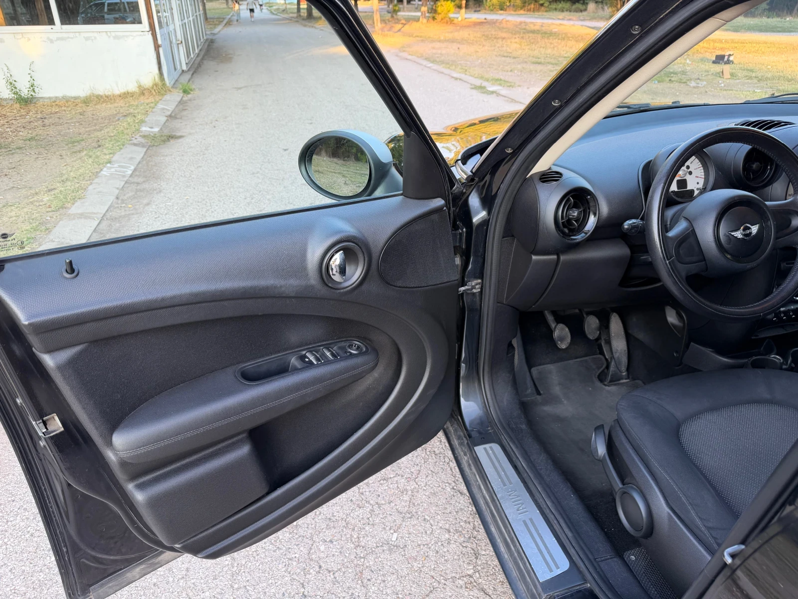 Mini Countryman 1.6, снимка 13 - Автомобили и джипове - 56392655