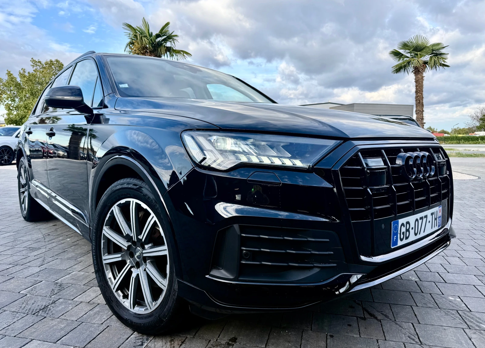 Audi Q7 3.0TDI* 6+ 1м