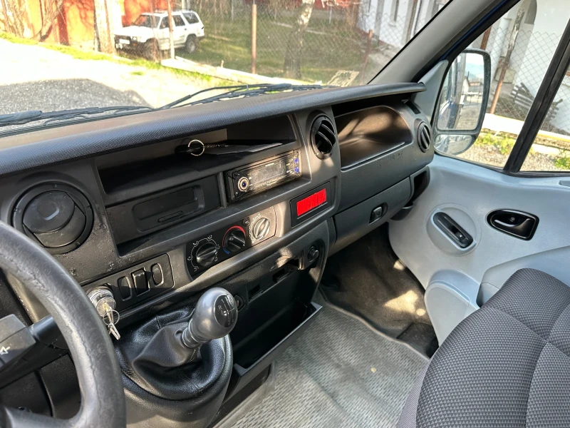 Renault Master 2.5, снимка 10 - Бусове и автобуси - 47675061