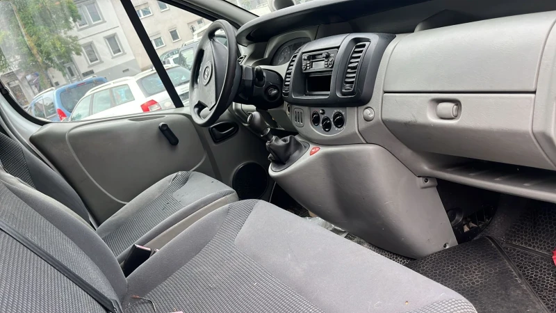 Opel Vivaro, снимка 5 - Бусове и автобуси - 51163643