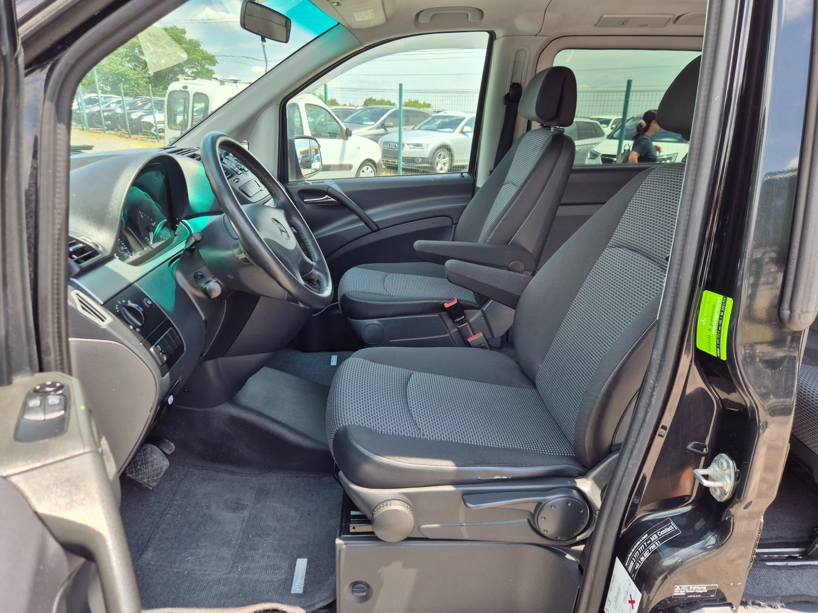 Mercedes-Benz Vito 2.2CDI Автомат 4х4, снимка 14 - Бусове и автобуси - 54942989