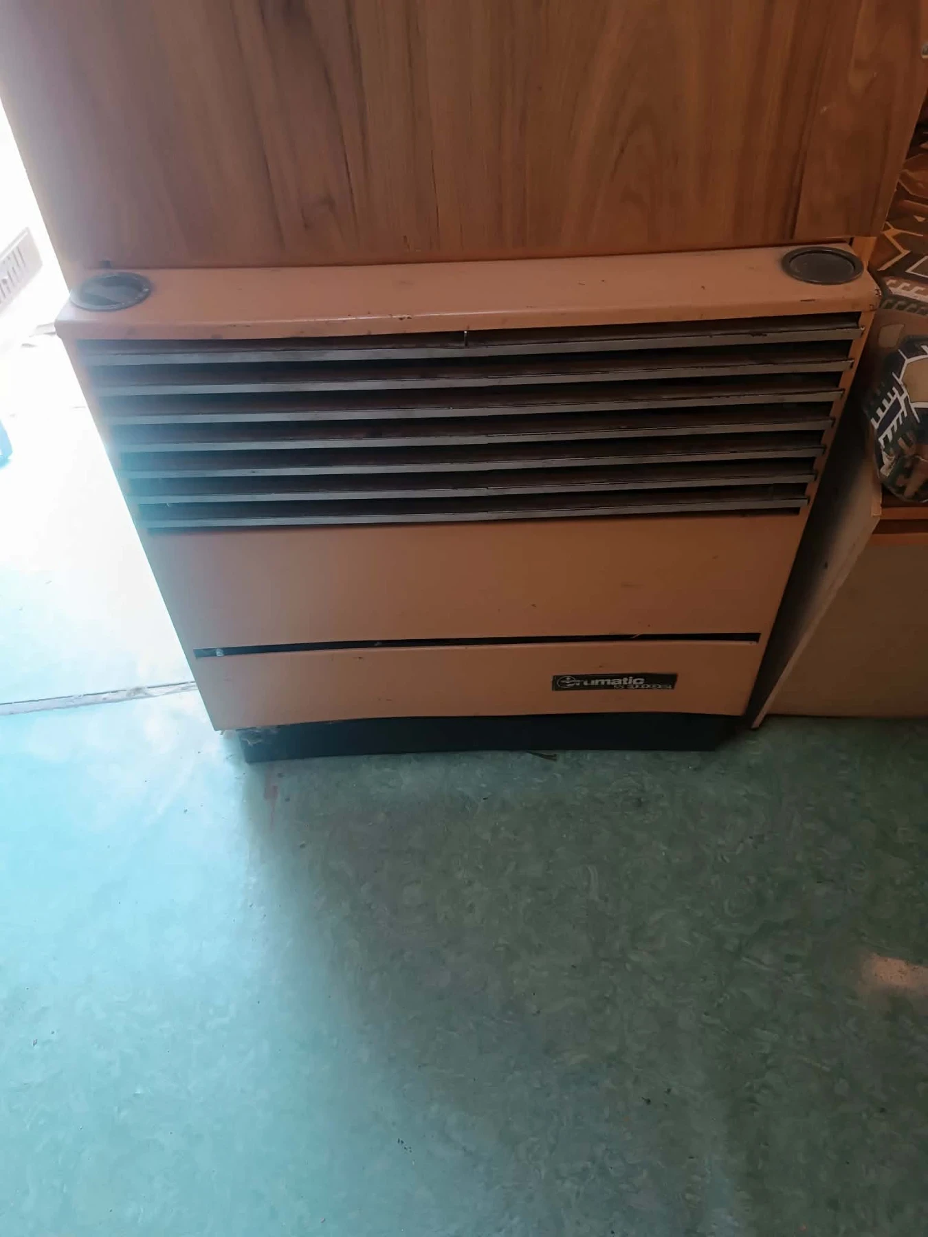 Каравана Adria Luxus440, снимка 11 - Каравани и кемпери - 54240946