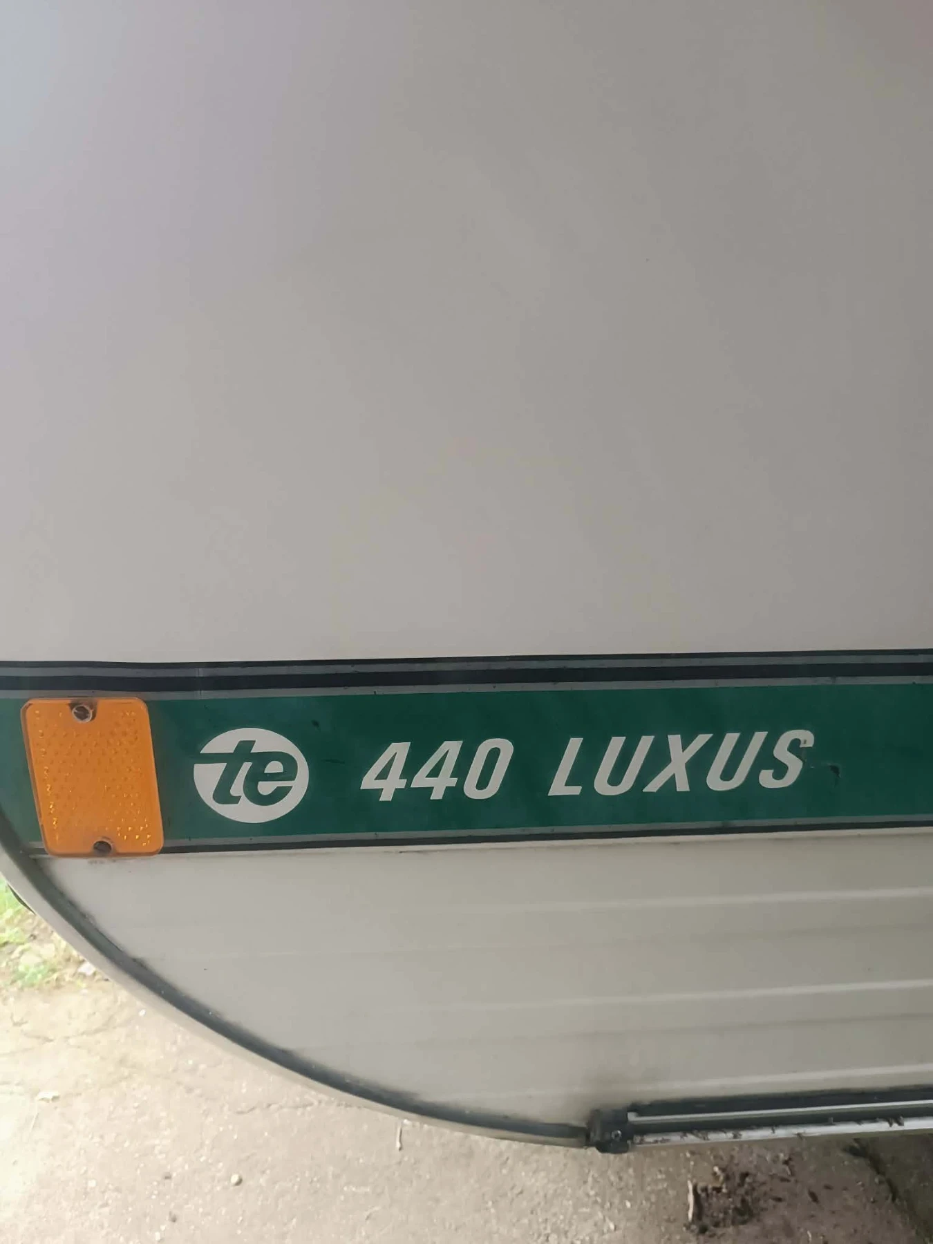 Каравана Adria Luxus440, снимка 5 - Каравани и кемпери - 54240946