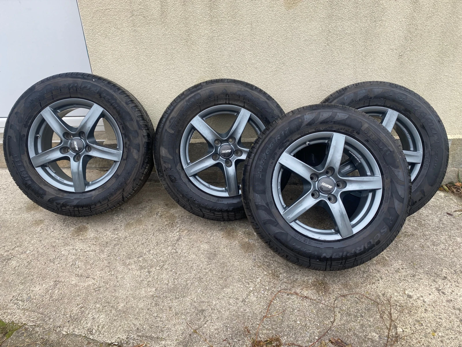    245/65R17  Jeep Grand cherokee | Mobile.bg   1