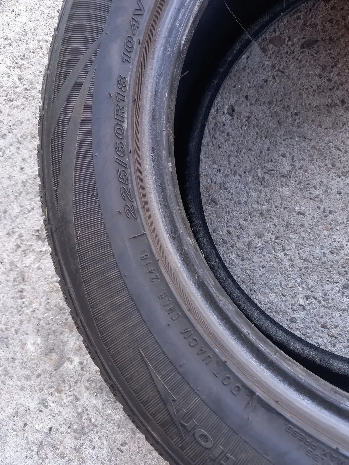 Гуми Зимни 225/60R18, снимка 8 - Гуми и джанти - 55843876
