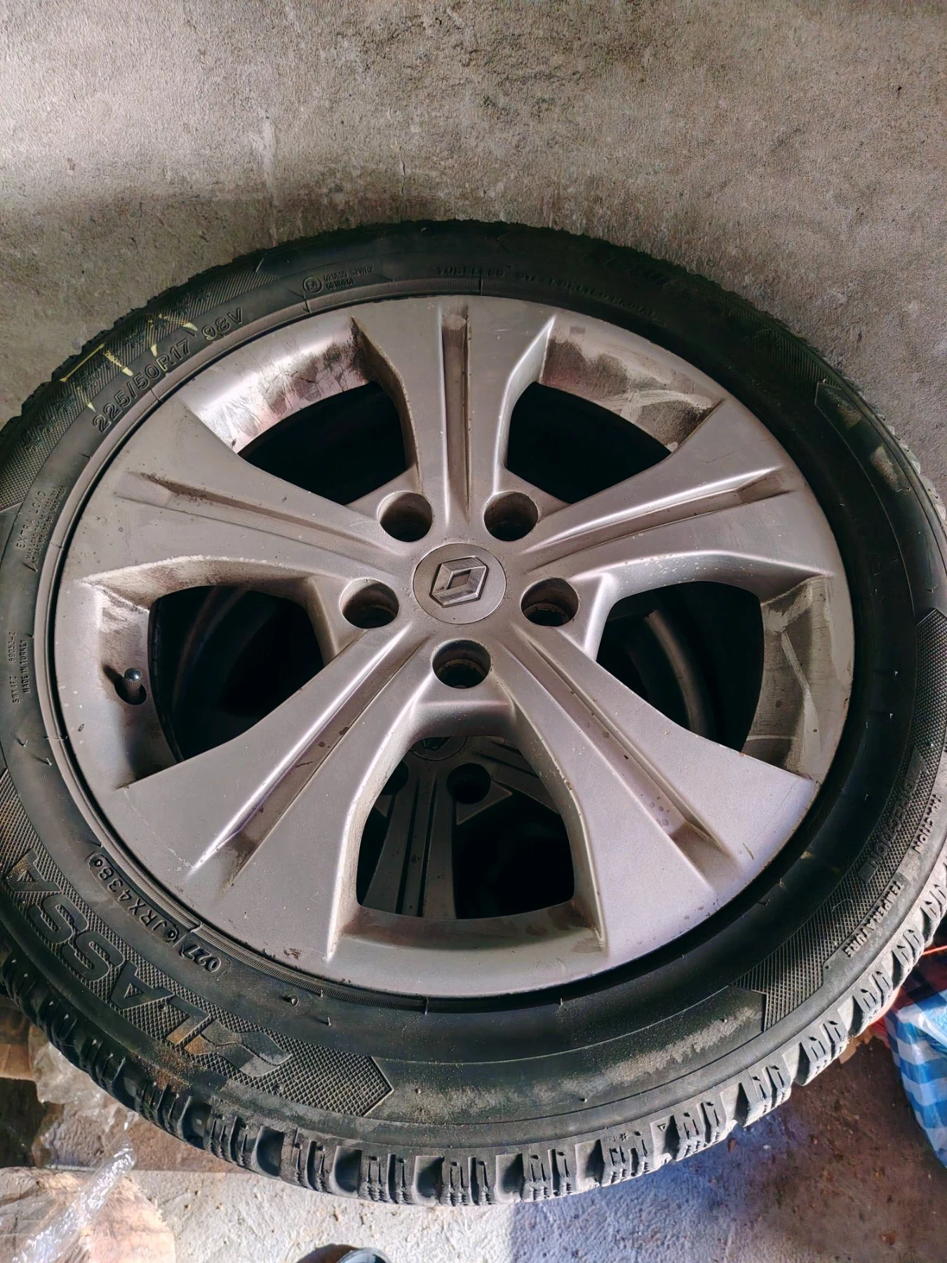 ���� � ������ 225/50R17 �� Renault Scenic | Mobile.bg � ����������� 7