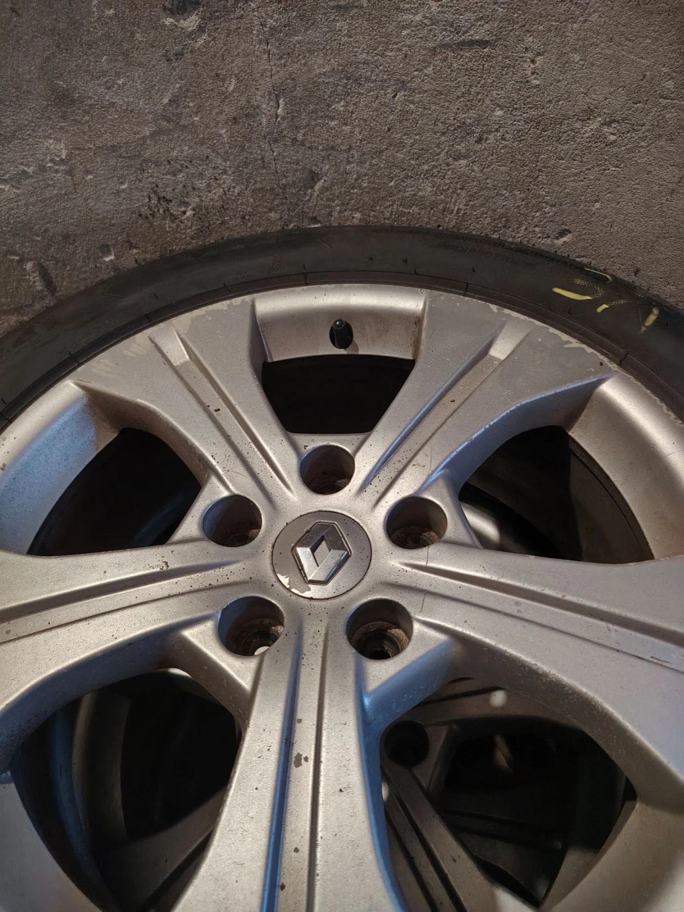 ���� � ������ 225/50R17 �� Renault Scenic | Mobile.bg � ����������� 4