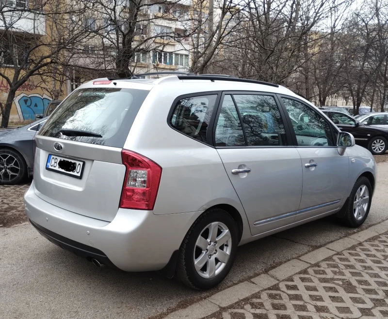 Kia Carens, снимка 7 - Автомобили и джипове - 48539087