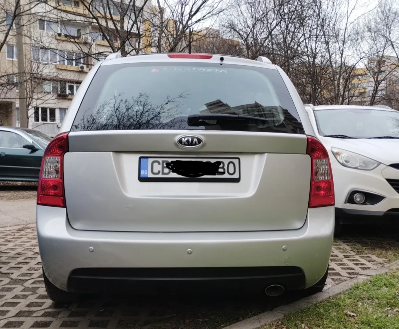 Kia Carens, снимка 2 - Автомобили и джипове - 48539087