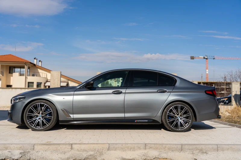 BMW 550 M550d xDrive, Harman Kardon, LED, 360 камери, снимка 6 - Автомобили и джипове - 51207654