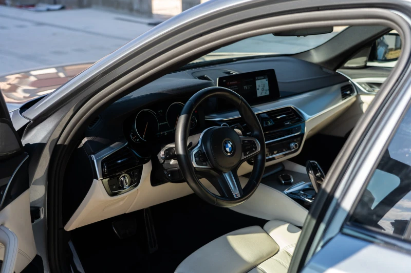 BMW 550 M550d xDrive, Harman Kardon, LED, 360 камери, снимка 8 - Автомобили и джипове - 51207654