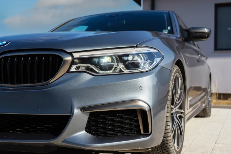 BMW 550 M550d xDrive, Harman Kardon, LED, 360 камери, снимка 2 - Автомобили и джипове - 51207654