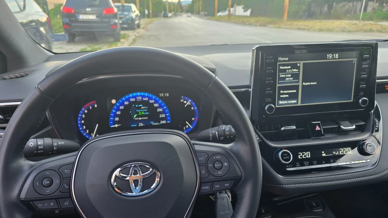 Toyota Corolla Executive HB 1.2 6M Turbo, снимка 10 - Автомобили и джипове - 51717426