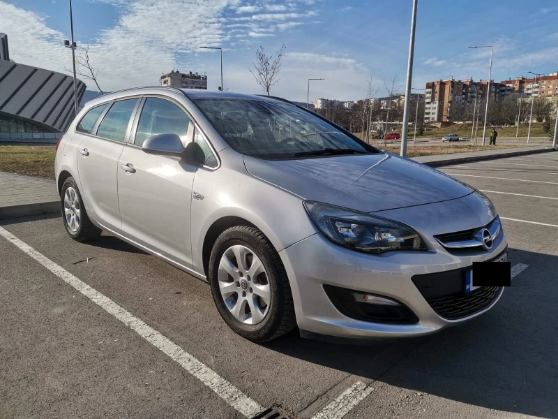 Opel Astra Sport tourer, снимка 7 - Автомобили и джипове - 52642190