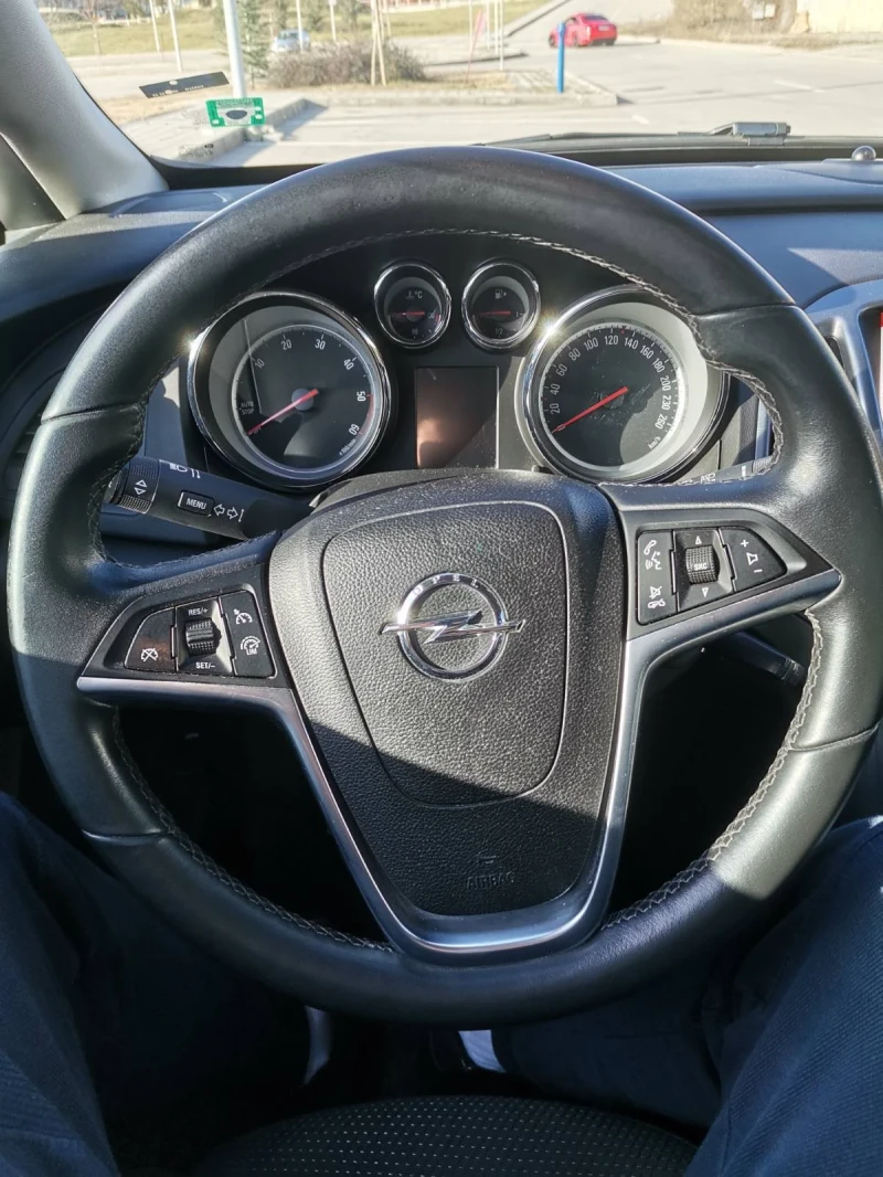 Opel Astra Sport tourer, снимка 10 - Автомобили и джипове - 52642190