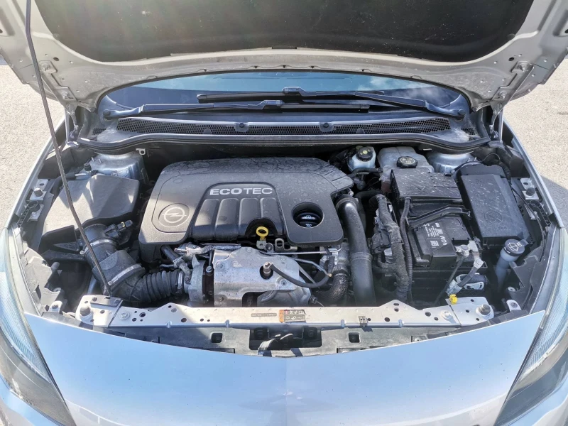 Opel Astra Sport tourer, снимка 6 - Автомобили и джипове - 52642190