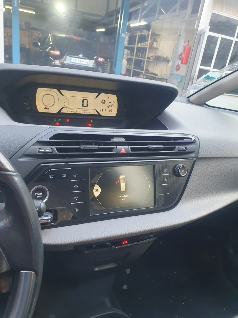 Citroen C4 Picasso 1.6 HDI, снимка 7 - Автомобили и джипове - 53095535