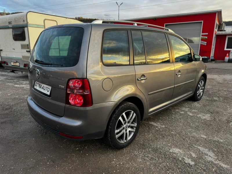 VW Touran 1.9TDI, 7 МЕСТА, FACELIFT, FULL , снимка 5 - Автомобили и джипове - 53127980