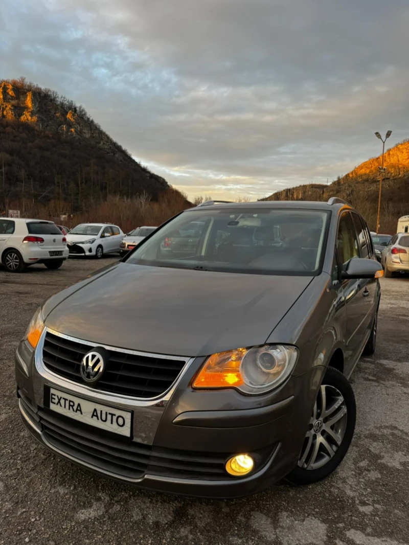 VW Touran 1.9TDI, 7 МЕСТА, FACELIFT, FULL , снимка 17 - Автомобили и джипове - 53127980