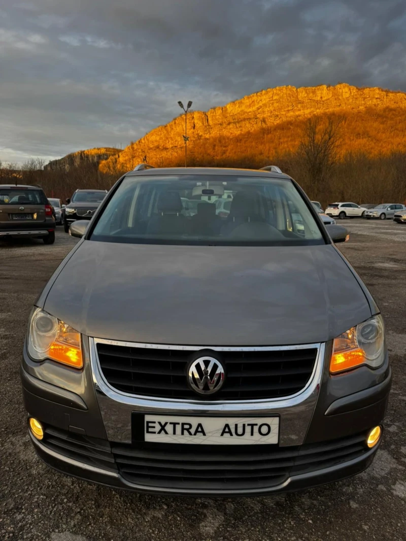 VW Touran 1.9TDI, 7 МЕСТА, FACELIFT, FULL , снимка 7 - Автомобили и джипове - 53127980