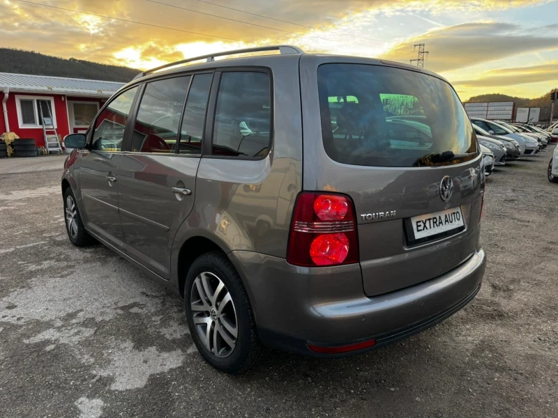 VW Touran 1.9TDI, 7 МЕСТА, FACELIFT, FULL , снимка 2 - Автомобили и джипове - 53127980