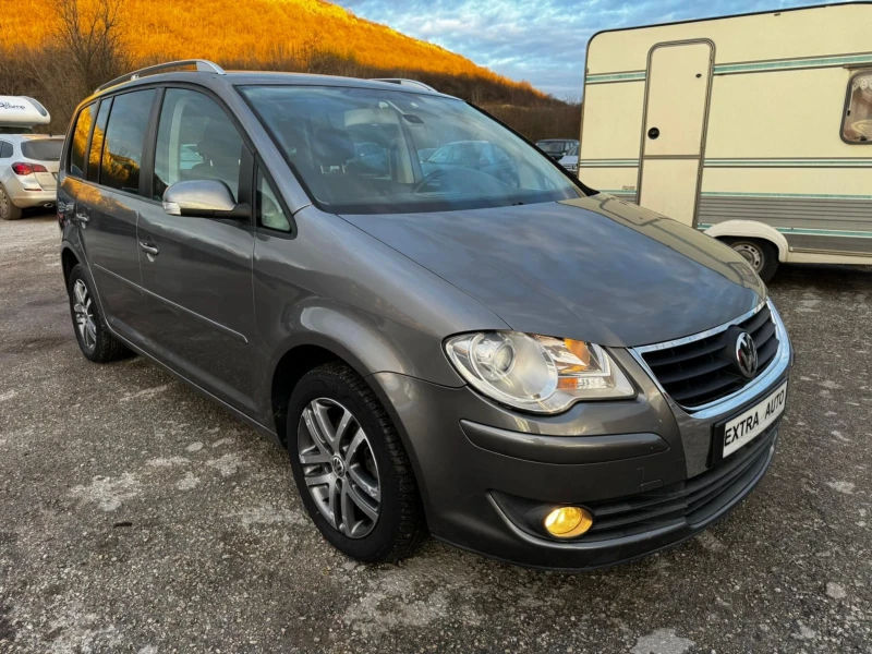 VW Touran 1.9TDI, 7 МЕСТА, FACELIFT, FULL , снимка 6 - Автомобили и джипове - 53127980