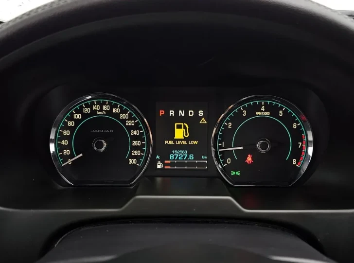 Jaguar Xf 3.0SC AWD Premium - изображение 8