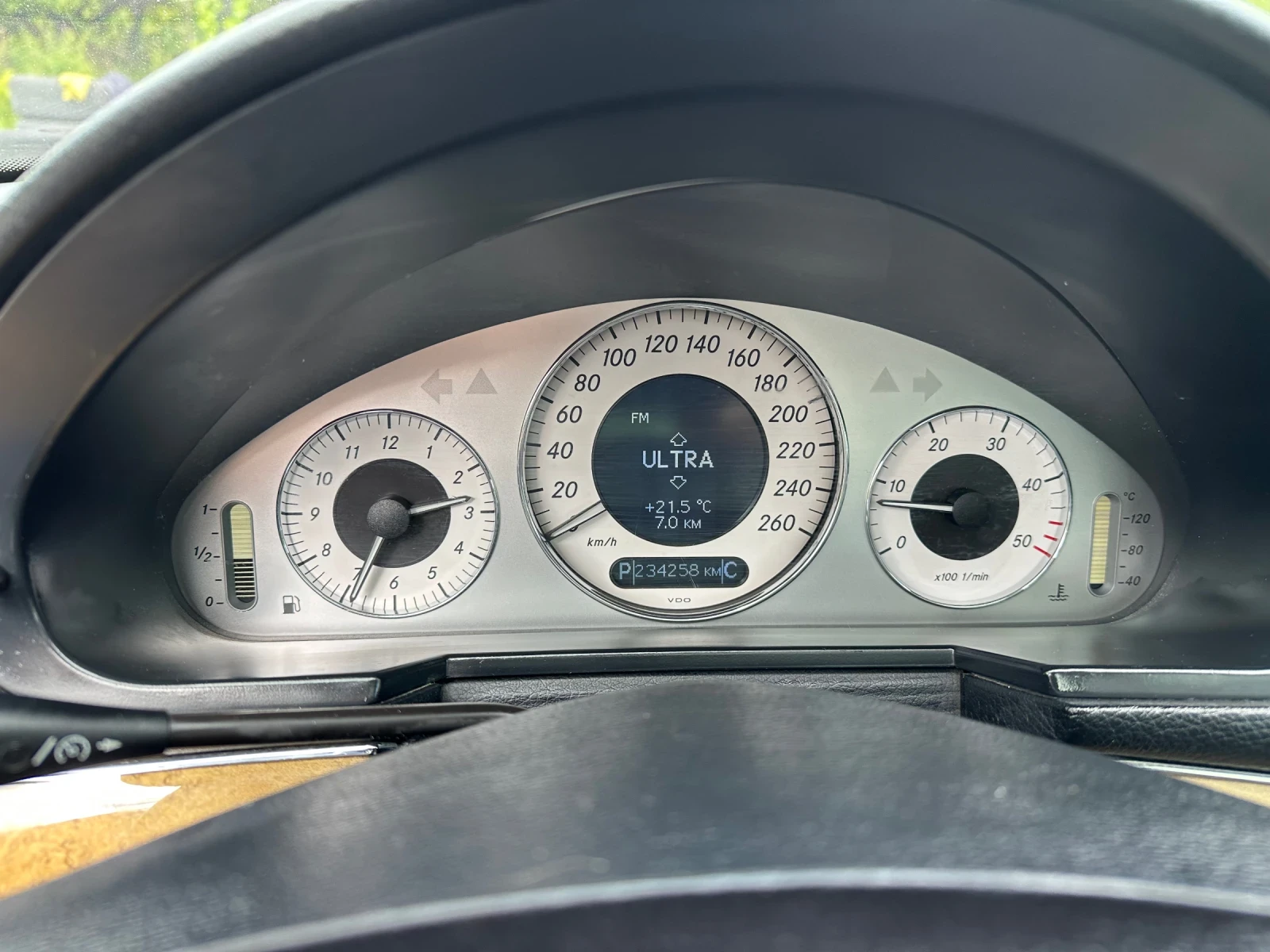 Mercedes-Benz E 220 2, 2 - изображение 9