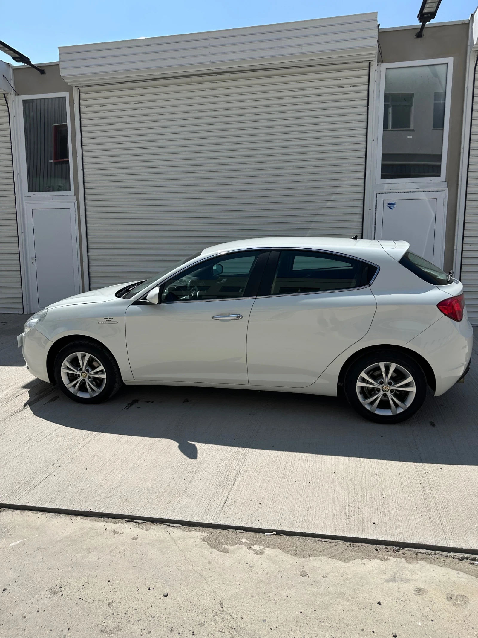 Alfa Romeo Giulietta 2.0 JTDM - изображение 7