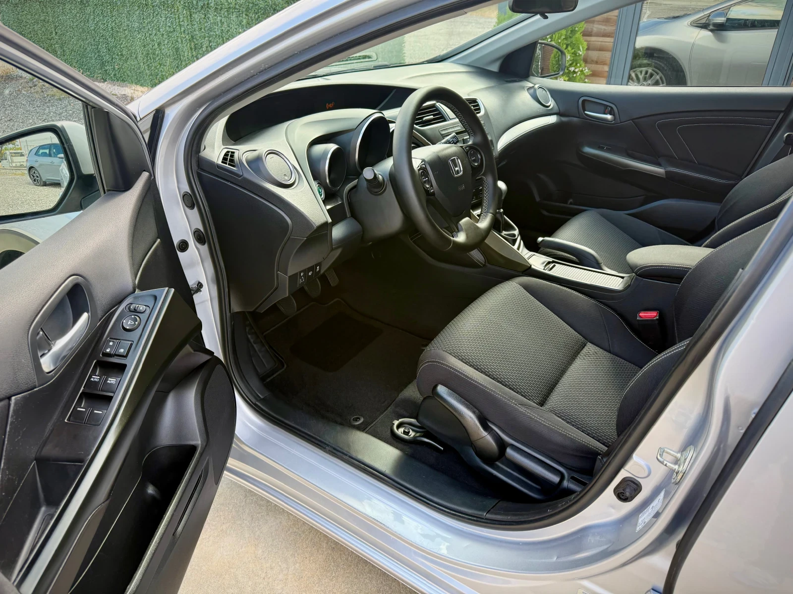 Honda Civic 1.8 i-VTEC* FACELIFT* LED - изображение 9