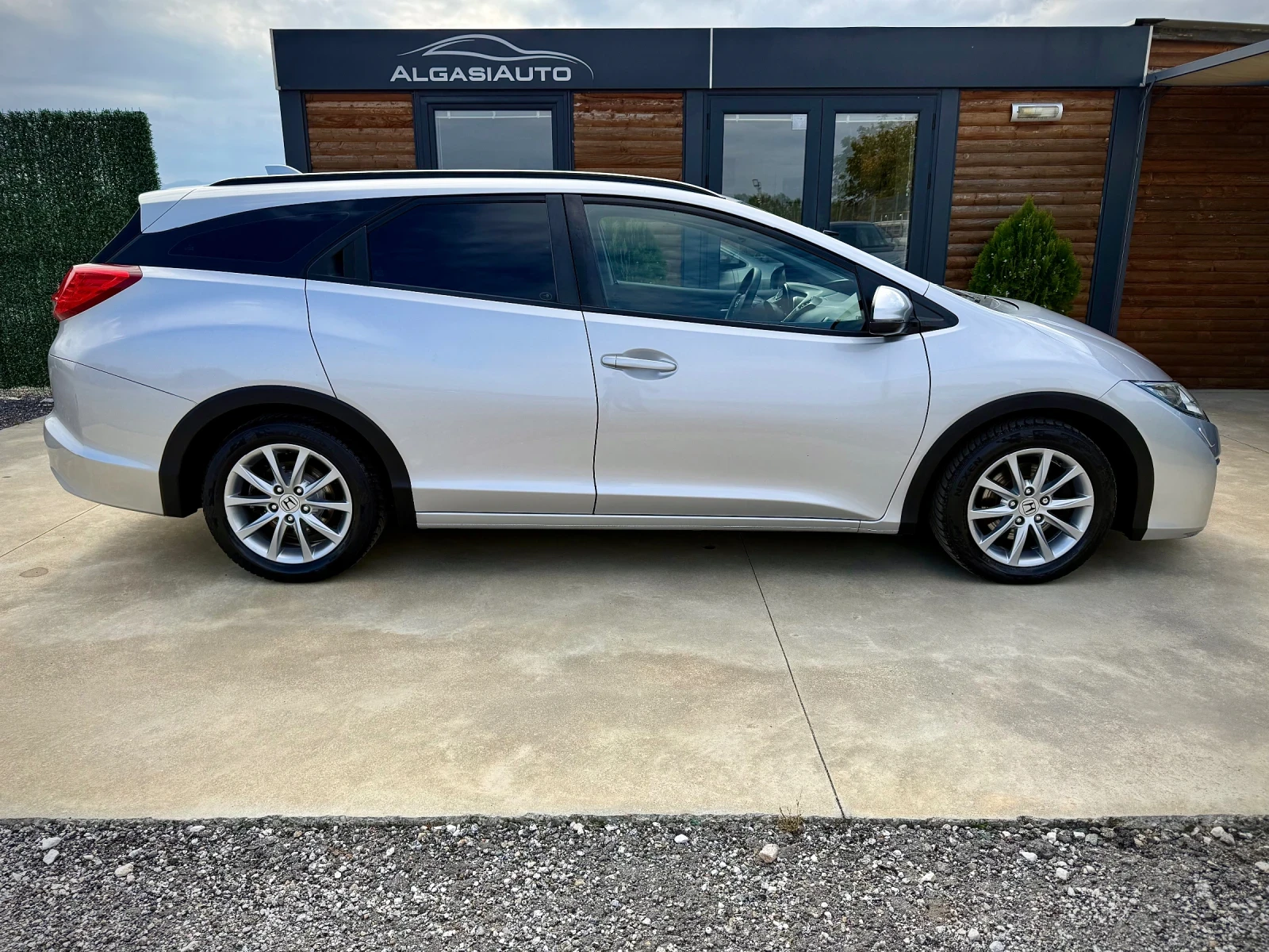 Honda Civic 1.8 i-VTEC* FACELIFT* LED - изображение 5