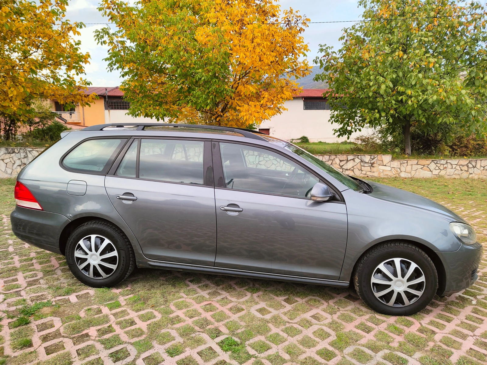 VW Golf 1.6TDI * КЛИМАТРОНИК *  - изображение 9