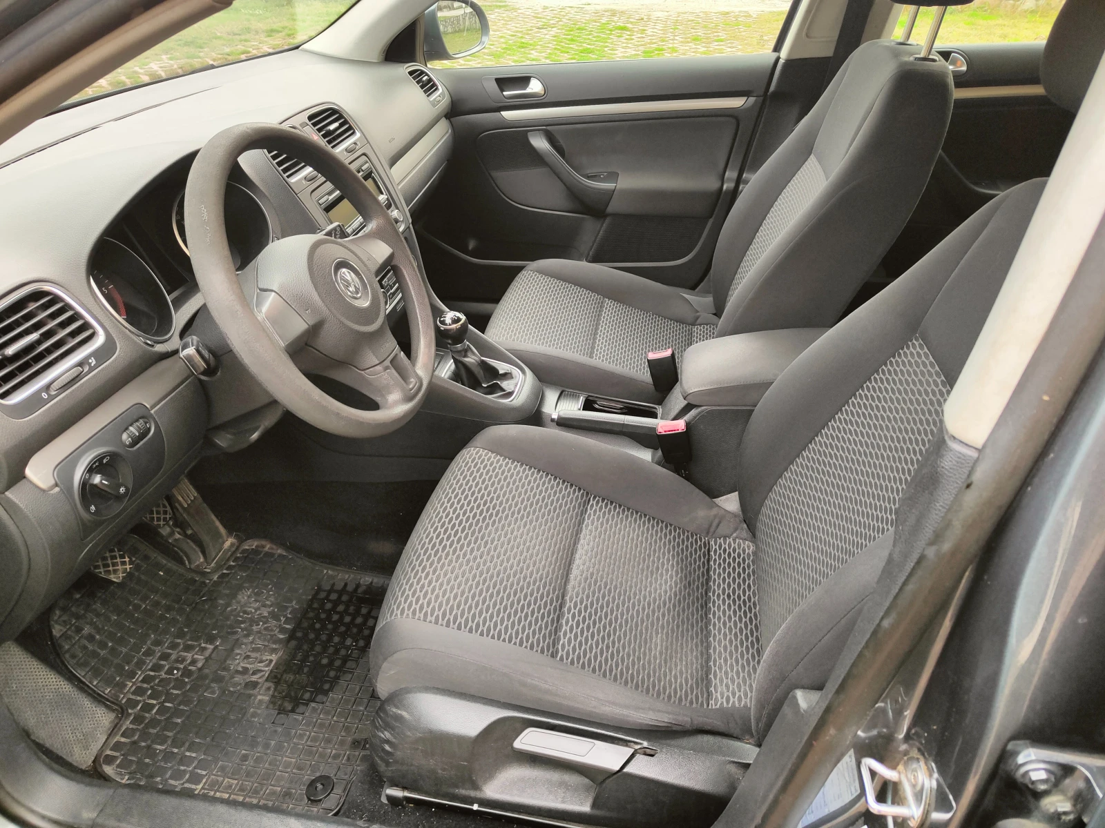 VW Golf 1.6TDI * КЛИМАТРОНИК *  - изображение 6