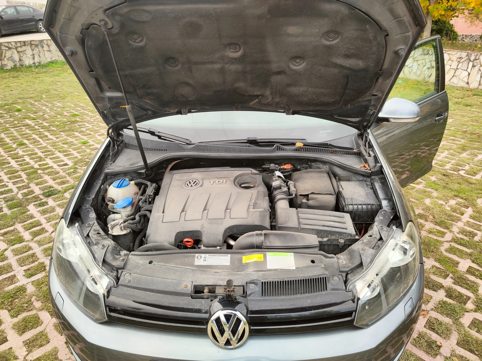 VW Golf 1.6TDI * КЛИМАТРОНИК *  - изображение 7