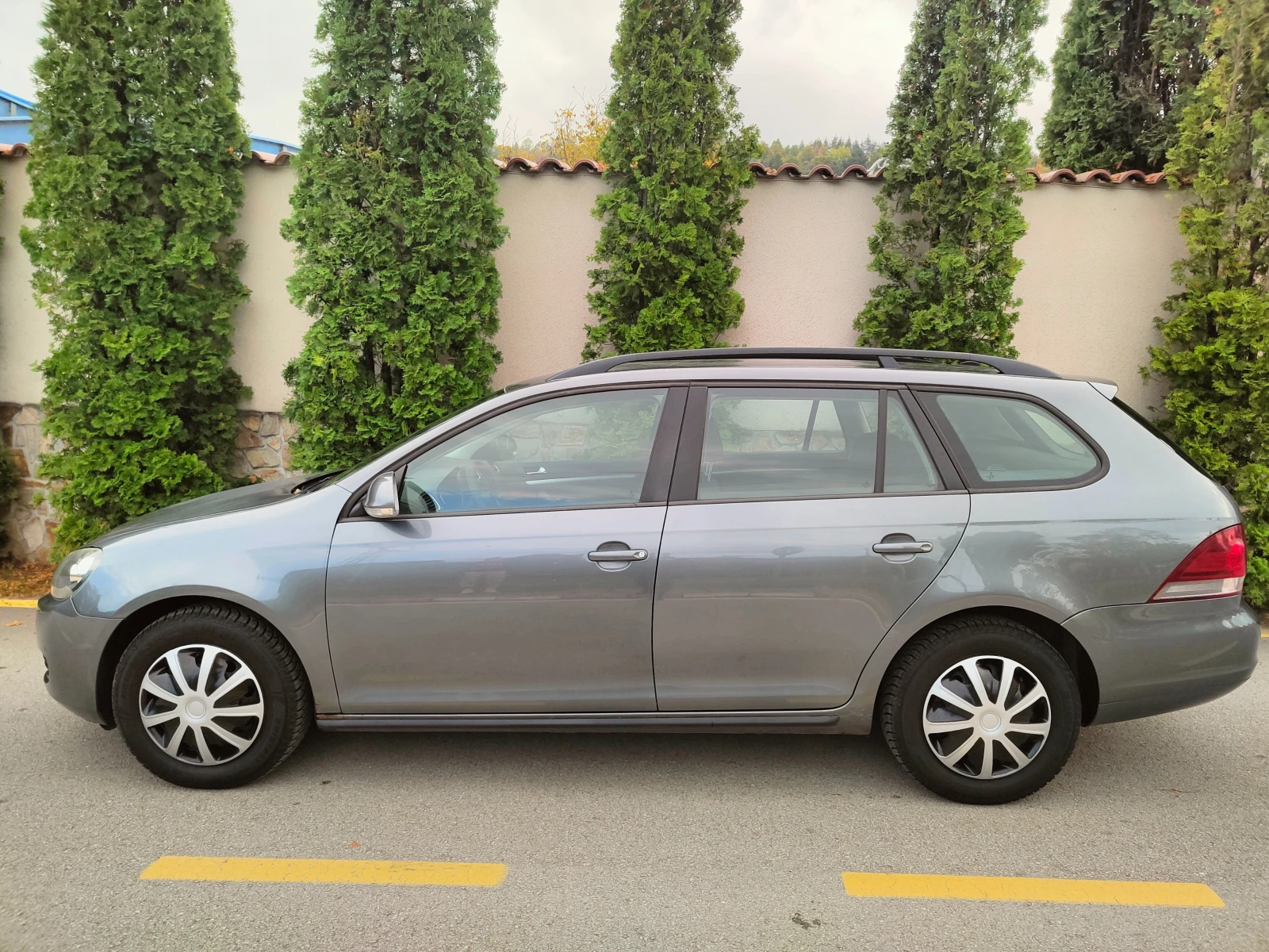 VW Golf 1.6TDI * КЛИМАТРОНИК *  - изображение 2
