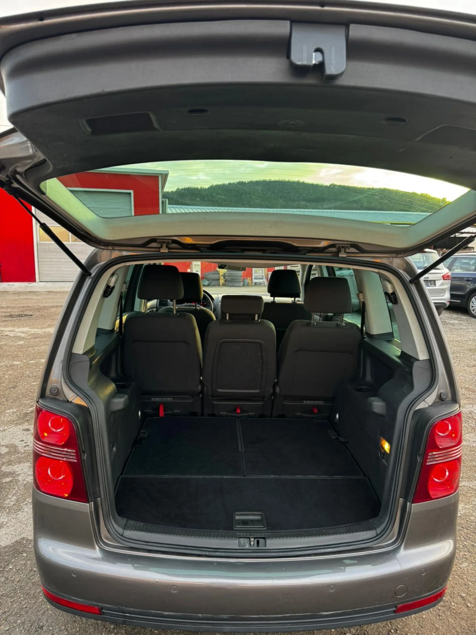 VW Touran 1.9TDI, 7 МЕСТА, FACELIFT, FULL  - изображение 4