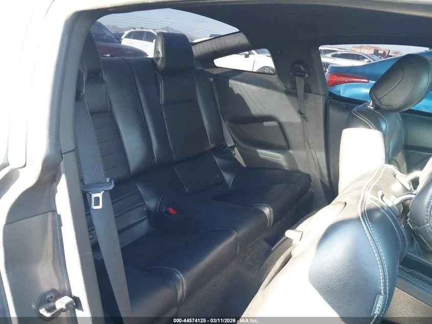 Ford Mustang 3.7l V6 Premium, снимка 8 - Автомобили и джипове - 54002324