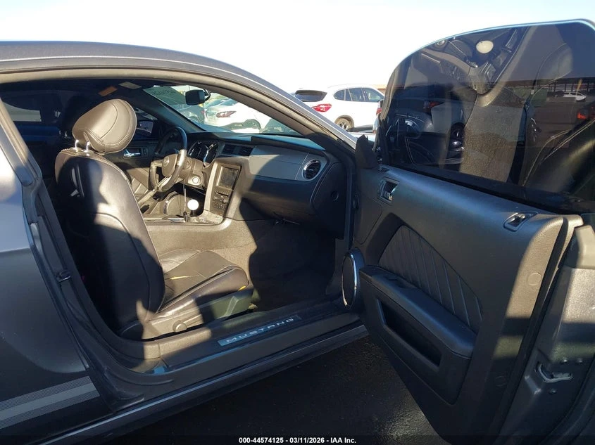 Ford Mustang 3.7l V6 Premium, снимка 5 - Автомобили и джипове - 54002324