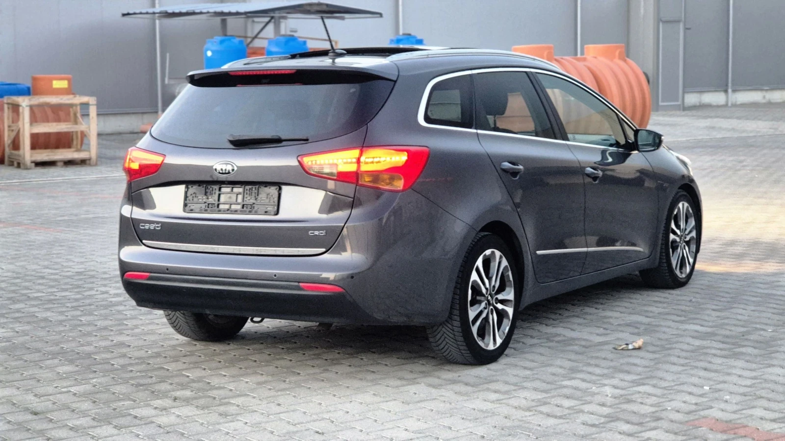 Kia Ceed 1.6 CRDi Spirit , снимка 2 - Автомобили и джипове - 54367779