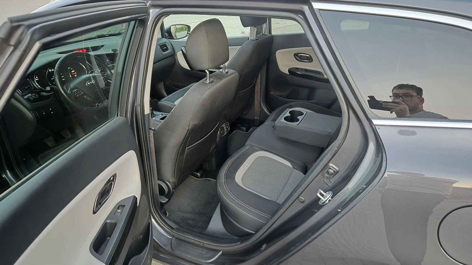 Kia Ceed 1.6 CRDi Spirit , снимка 15 - Автомобили и джипове - 54367779